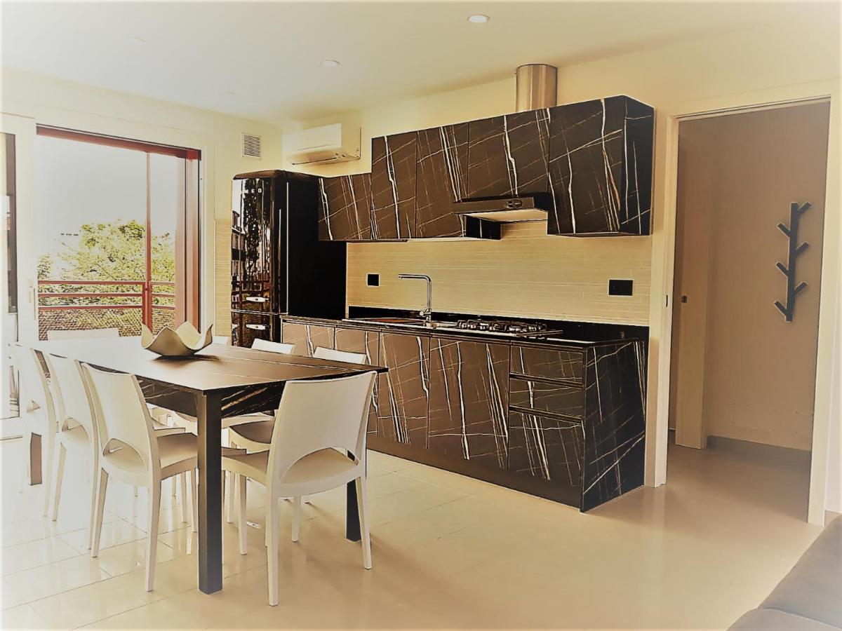 Villa Cisa Con Yacuzzi Lignano Sabbiadoro Exteriör bild