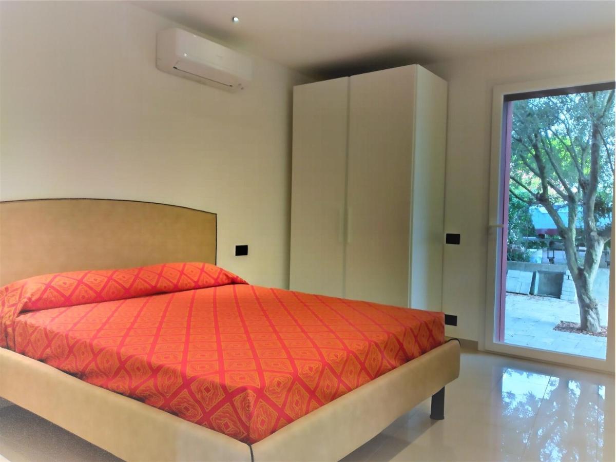 Villa Cisa Con Yacuzzi Lignano Sabbiadoro Exteriör bild