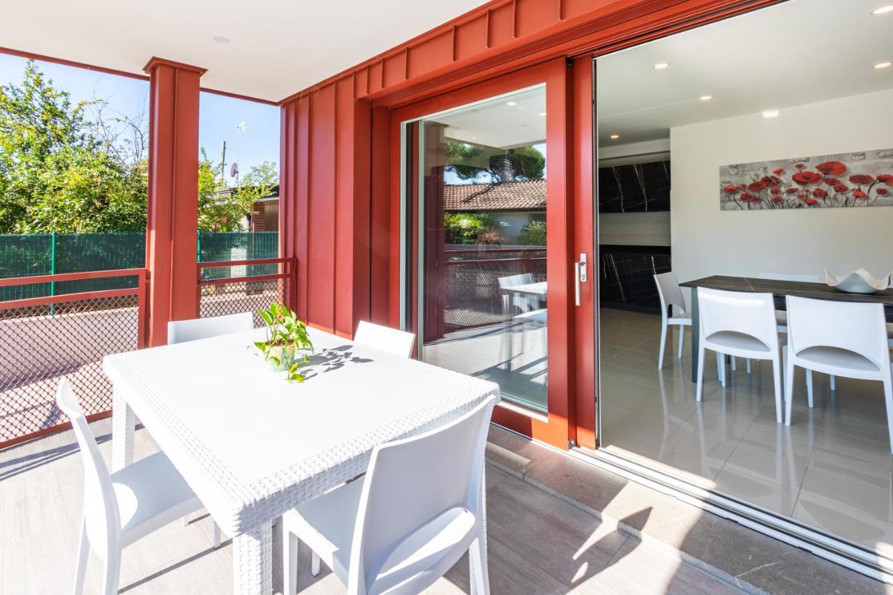 Villa Cisa Con Yacuzzi Lignano Sabbiadoro Exteriör bild