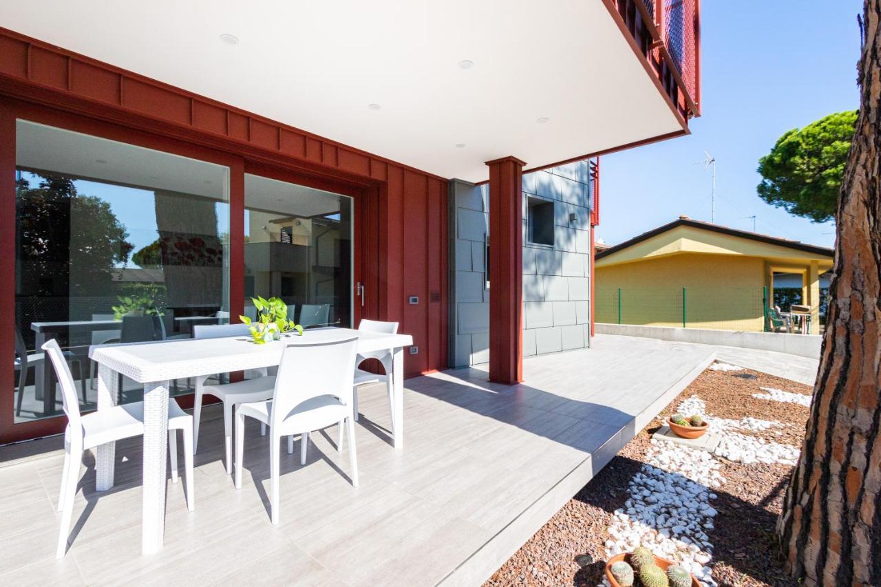Villa Cisa Con Yacuzzi Lignano Sabbiadoro Exteriör bild