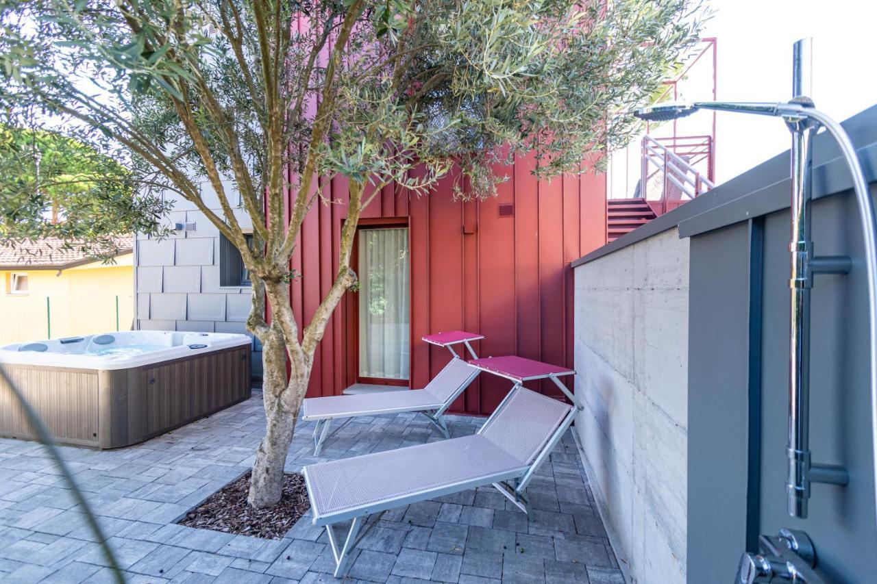 Villa Cisa Con Yacuzzi Lignano Sabbiadoro Exteriör bild