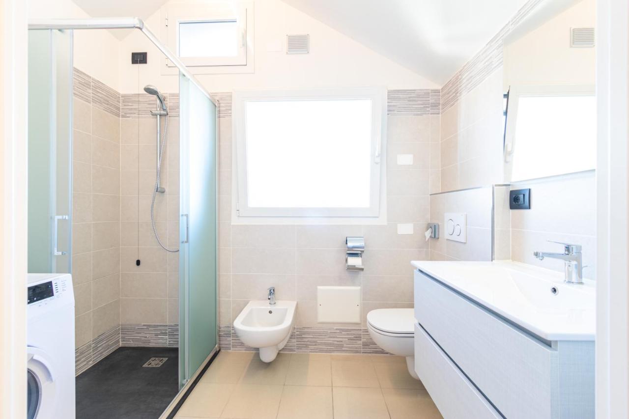 Villa Cisa Con Yacuzzi Lignano Sabbiadoro Exteriör bild