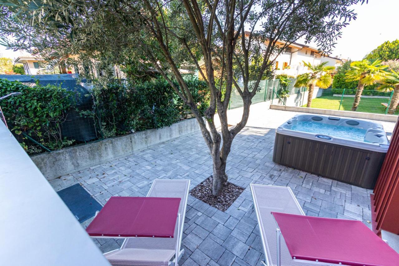 Villa Cisa Con Yacuzzi Lignano Sabbiadoro Exteriör bild
